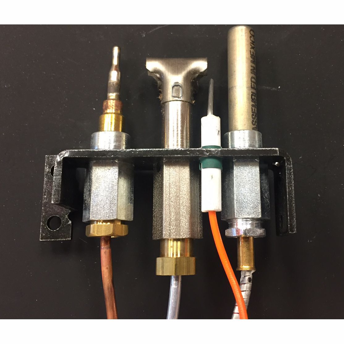MONTRPA017 | Pilot Assembly | 180-Degree Hood | Robertshaw Valves | Montigo | Ng
